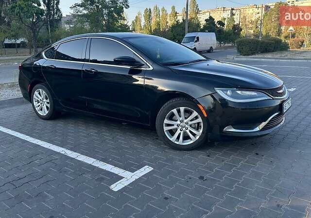 Чорний Крайслер 200, об'ємом двигуна 2.36 л та пробігом 153 тис. км за 8800 $, фото 5 на Automoto.ua