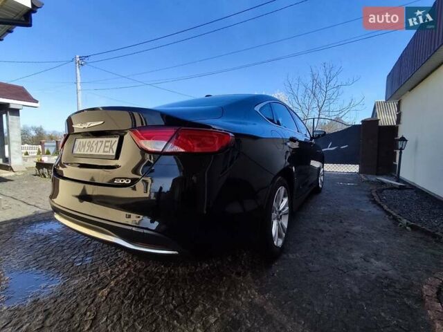 Крайслер 200 2015 в Андрушевке на Automoto.ua Черный Крайслер 200, объемом двигателя 2.36 л и пробегом 230 тыс. км за 8000 $, фото 2 на Automoto.ua