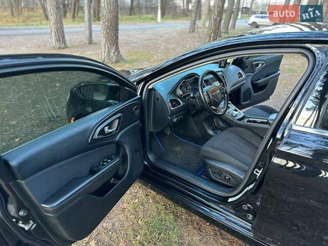 Чорний Крайслер 200, об'ємом двигуна 2.36 л та пробігом 220 тис. км за 7950 $, фото 18 на Automoto.ua