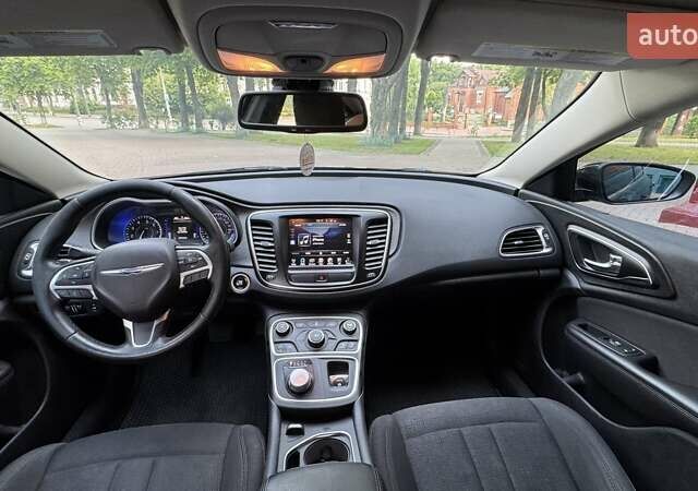 Чорний Крайслер 200, об'ємом двигуна 2.36 л та пробігом 123 тис. км за 11300 $, фото 9 на Automoto.ua