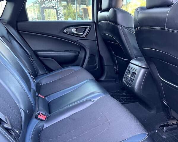 Чорний Крайслер 200, об'ємом двигуна 2.4 л та пробігом 105 тис. км за 14700 $, фото 23 на Automoto.ua