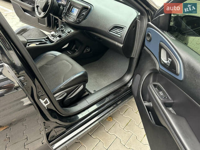 Чорний Крайслер 200, об'ємом двигуна 2.36 л та пробігом 230 тис. км за 9400 $, фото 11 на Automoto.ua