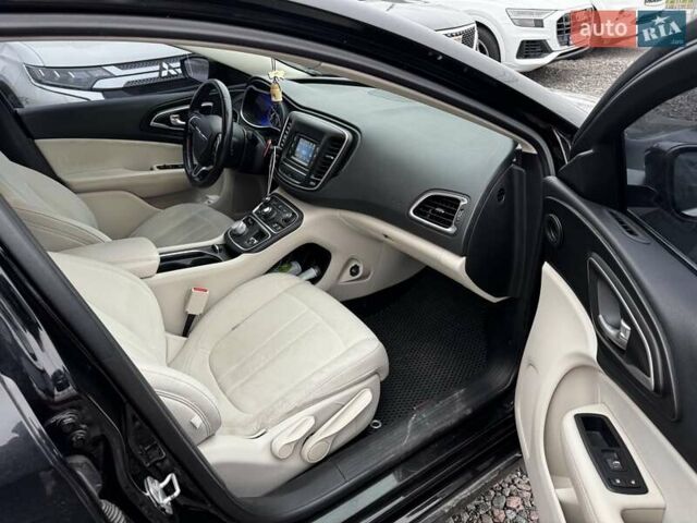 Чорний Крайслер 200, об'ємом двигуна 2.36 л та пробігом 192 тис. км за 9500 $, фото 21 на Automoto.ua