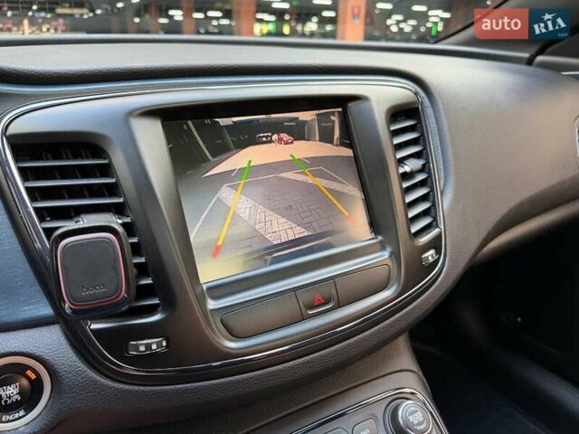 Черный Крайслер 200, объемом двигателя 3.6 л и пробегом 153 тыс. км за 11990 $, фото 19 на Automoto.ua