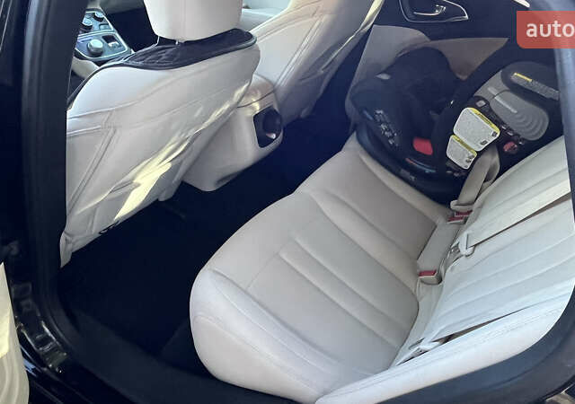 Черный Крайслер 200, объемом двигателя 2.4 л и пробегом 201 тыс. км за 9800 $, фото 26 на Automoto.ua