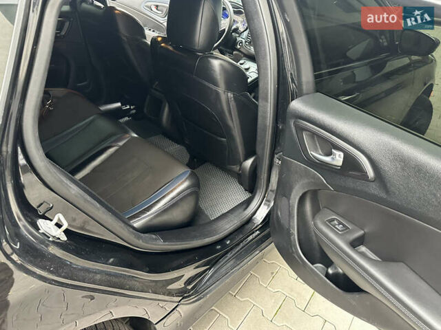 Чорний Крайслер 200, об'ємом двигуна 2.36 л та пробігом 230 тис. км за 9400 $, фото 10 на Automoto.ua