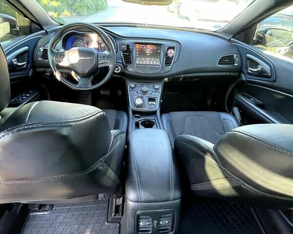Чорний Крайслер 200, об'ємом двигуна 2.4 л та пробігом 105 тис. км за 14700 $, фото 12 на Automoto.ua