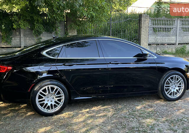 Черный Крайслер 200, объемом двигателя 2.4 л и пробегом 201 тыс. км за 9800 $, фото 13 на Automoto.ua