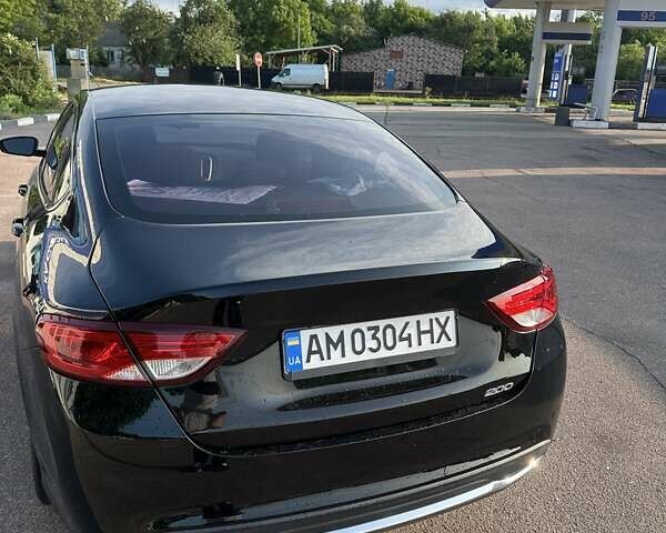 Черный Крайслер 200, объемом двигателя 2.36 л и пробегом 170 тыс. км за 8350 $, фото 4 на Automoto.ua