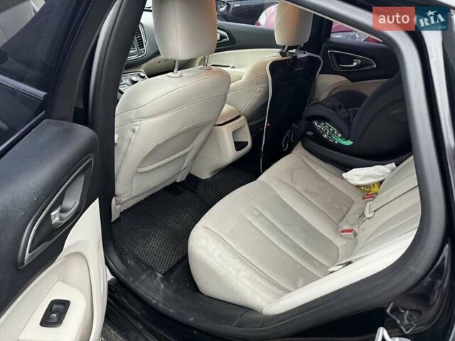 Чорний Крайслер 200, об'ємом двигуна 2.36 л та пробігом 192 тис. км за 9500 $, фото 17 на Automoto.ua