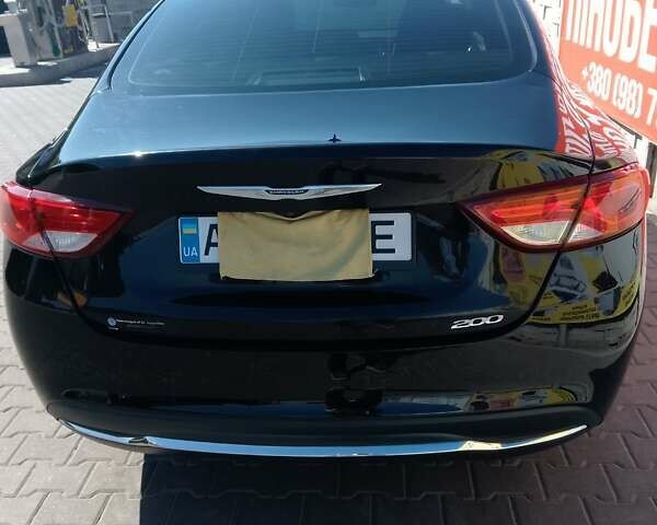 Черный Крайслер 200, объемом двигателя 2.4 л и пробегом 216 тыс. км за 9800 $, фото 3 на Automoto.ua