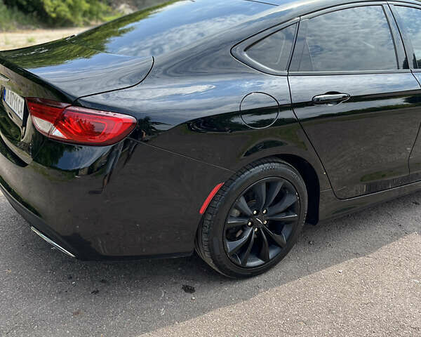 Черный Крайслер 200, объемом двигателя 2.4 л и пробегом 208 тыс. км за 10000 $, фото 3 на Automoto.ua