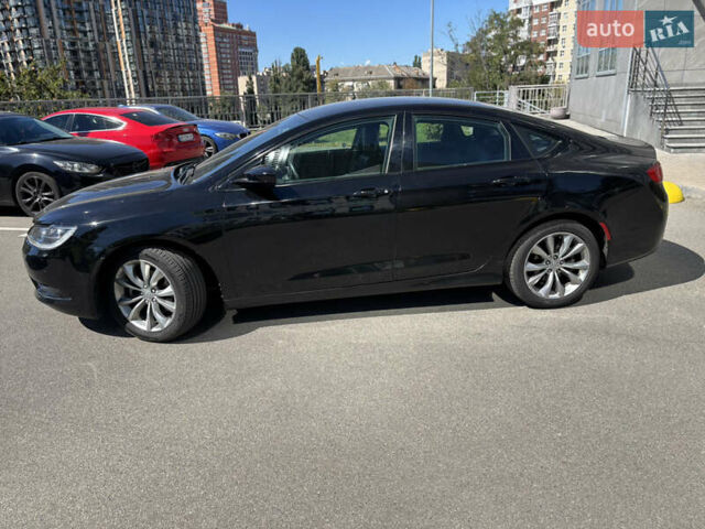 Черный Крайслер 200, объемом двигателя 2.4 л и пробегом 171 тыс. км за 9299 $, фото 5 на Automoto.ua