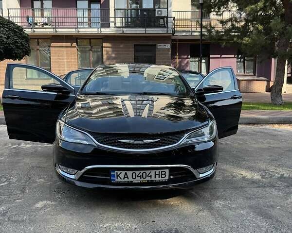 Черный Крайслер 200, объемом двигателя 2.36 л и пробегом 227 тыс. км за 10000 $, фото 7 на Automoto.ua