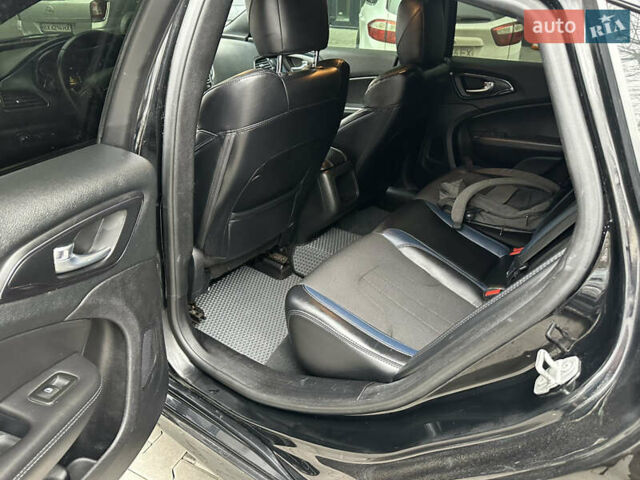 Чорний Крайслер 200, об'ємом двигуна 2.36 л та пробігом 230 тис. км за 9400 $, фото 9 на Automoto.ua