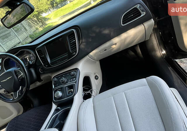 Черный Крайслер 200, объемом двигателя 2.4 л и пробегом 201 тыс. км за 9800 $, фото 31 на Automoto.ua