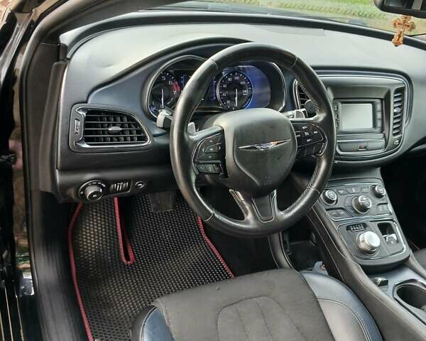 Черный Крайслер 200, объемом двигателя 2.36 л и пробегом 110 тыс. км за 13500 $, фото 3 на Automoto.ua