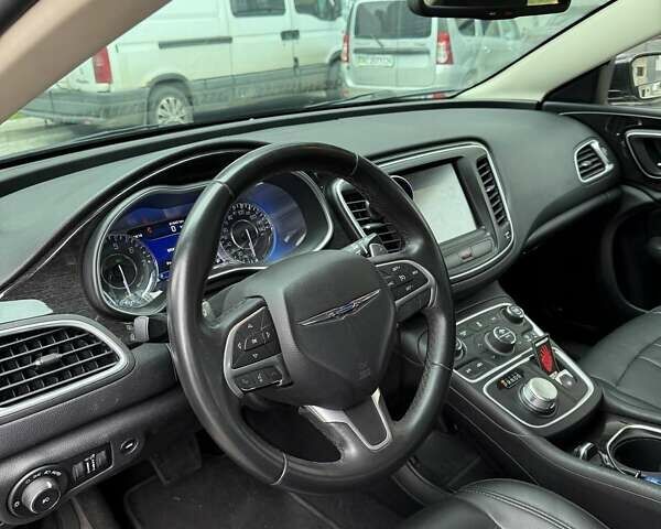 Черный Крайслер 200, объемом двигателя 3.6 л и пробегом 80 тыс. км за 16500 $, фото 6 на Automoto.ua