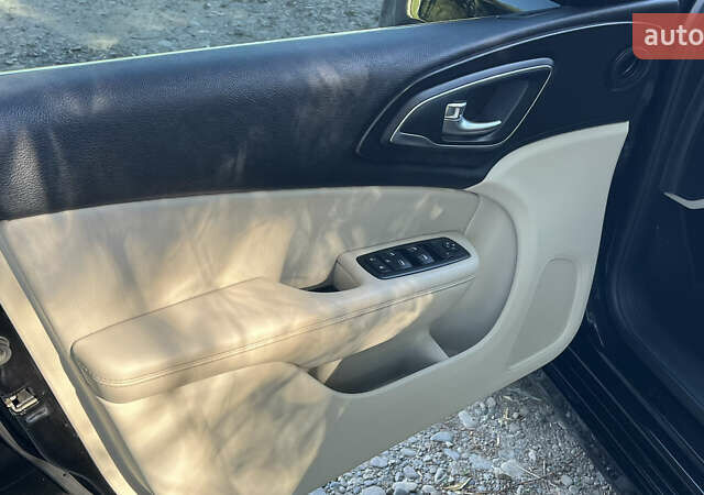 Черный Крайслер 200, объемом двигателя 2.4 л и пробегом 201 тыс. км за 9800 $, фото 16 на Automoto.ua