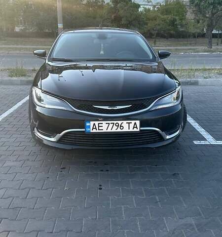 Чорний Крайслер 200, об'ємом двигуна 2.36 л та пробігом 153 тис. км за 8800 $, фото 4 на Automoto.ua