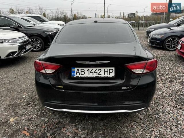 Чорний Крайслер 200, об'ємом двигуна 2.36 л та пробігом 192 тис. км за 9500 $, фото 5 на Automoto.ua