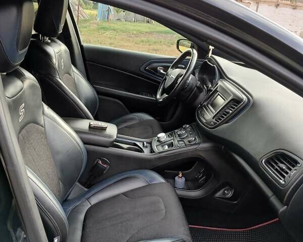 Черный Крайслер 200, объемом двигателя 2.36 л и пробегом 110 тыс. км за 13500 $, фото 9 на Automoto.ua