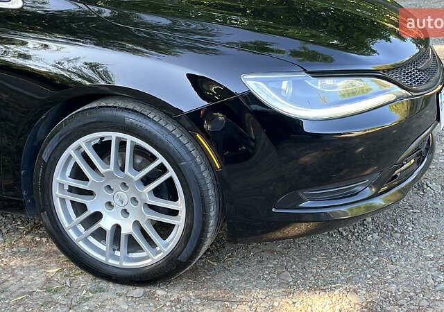 Черный Крайслер 200, объемом двигателя 2.4 л и пробегом 201 тыс. км за 9800 $, фото 15 на Automoto.ua