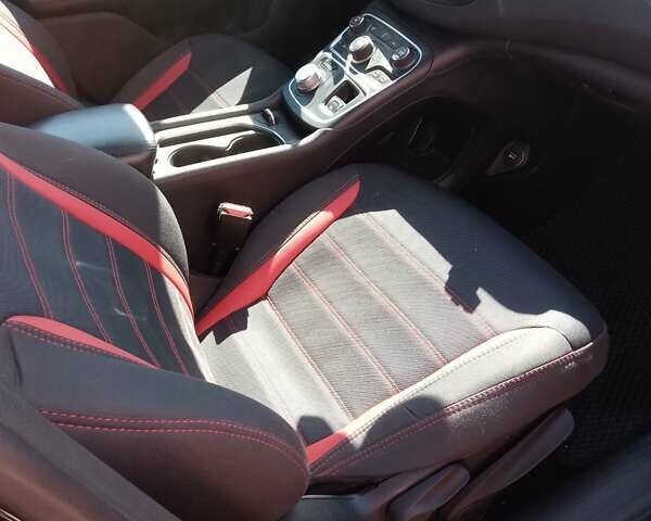 Черный Крайслер 200, объемом двигателя 2.4 л и пробегом 216 тыс. км за 9800 $, фото 6 на Automoto.ua