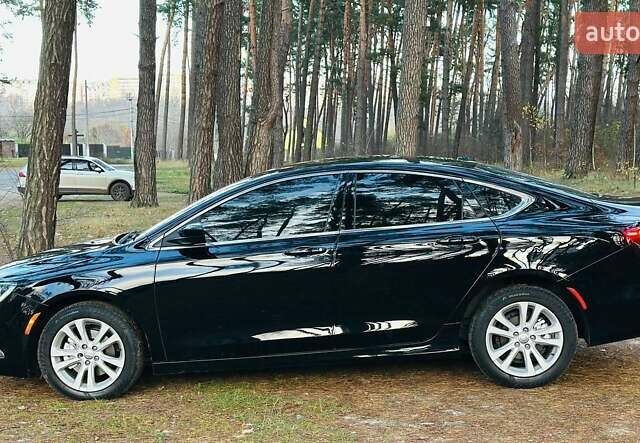 Чорний Крайслер 200, об'ємом двигуна 2.36 л та пробігом 220 тис. км за 7950 $, фото 11 на Automoto.ua
