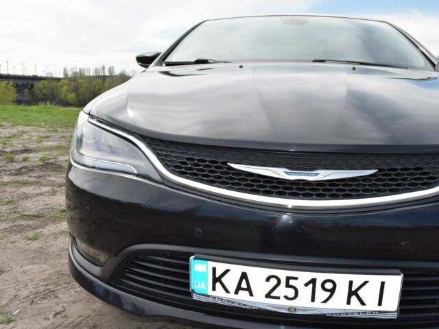 Черный Крайслер 200, объемом двигателя 2.4 л и пробегом 165 тыс. км за 10500 $, фото 1 на Automoto.ua