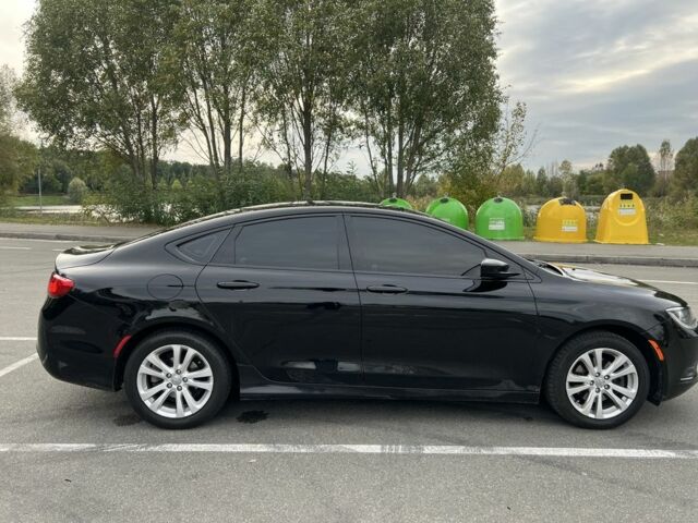 Чорний Крайслер 200, об'ємом двигуна 2.4 л та пробігом 285 тис. км за 9000 $, фото 5 на Automoto.ua