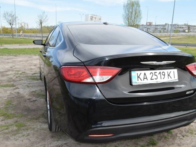 Черный Крайслер 200, объемом двигателя 2.4 л и пробегом 165 тыс. км за 10500 $, фото 8 на Automoto.ua