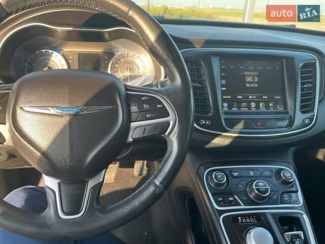 Черный Крайслер 200, объемом двигателя 2.4 л и пробегом 144 тыс. км за 2800 $, фото 7 на Automoto.ua