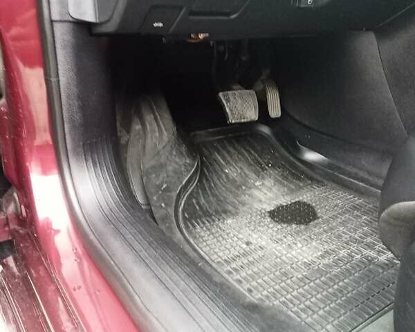 Червоний Крайслер 200, об'ємом двигуна 3.6 л та пробігом 118 тис. км за 10900 $, фото 12 на Automoto.ua