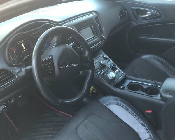 Красный Крайслер 200, объемом двигателя 2.4 л и пробегом 200 тыс. км за 9000 $, фото 33 на Automoto.ua