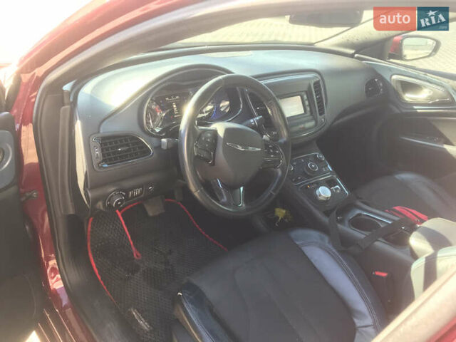 Красный Крайслер 200, объемом двигателя 2.4 л и пробегом 200 тыс. км за 9000 $, фото 12 на Automoto.ua