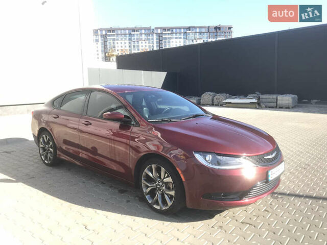 Красный Крайслер 200, объемом двигателя 2.4 л и пробегом 200 тыс. км за 9000 $, фото 1 на Automoto.ua