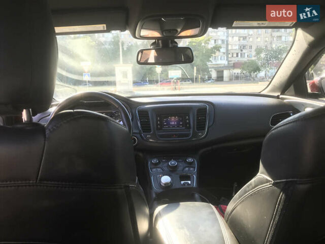 Красный Крайслер 200, объемом двигателя 2.4 л и пробегом 200 тыс. км за 9000 $, фото 16 на Automoto.ua