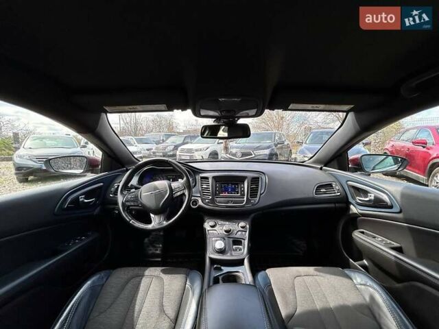 Красный Крайслер 200, объемом двигателя 2.4 л и пробегом 96 тыс. км за 9400 $, фото 26 на Automoto.ua