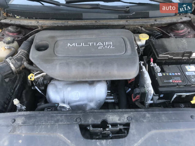 Красный Крайслер 200, объемом двигателя 2.4 л и пробегом 200 тыс. км за 9000 $, фото 28 на Automoto.ua