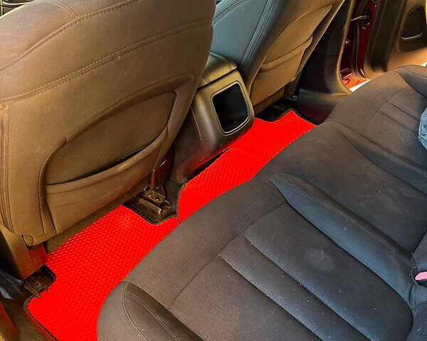 Красный Крайслер 200, объемом двигателя 2.36 л и пробегом 175 тыс. км за 7500 $, фото 9 на Automoto.ua