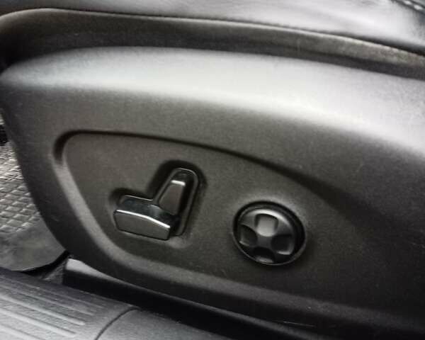 Червоний Крайслер 200, об'ємом двигуна 3.6 л та пробігом 118 тис. км за 10900 $, фото 11 на Automoto.ua