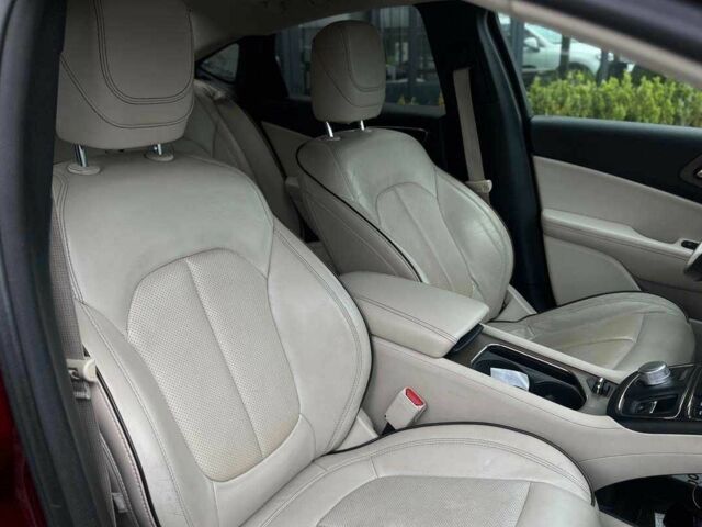 Красный Крайслер 200, объемом двигателя 3.6 л и пробегом 208 тыс. км за 13200 $, фото 17 на Automoto.ua