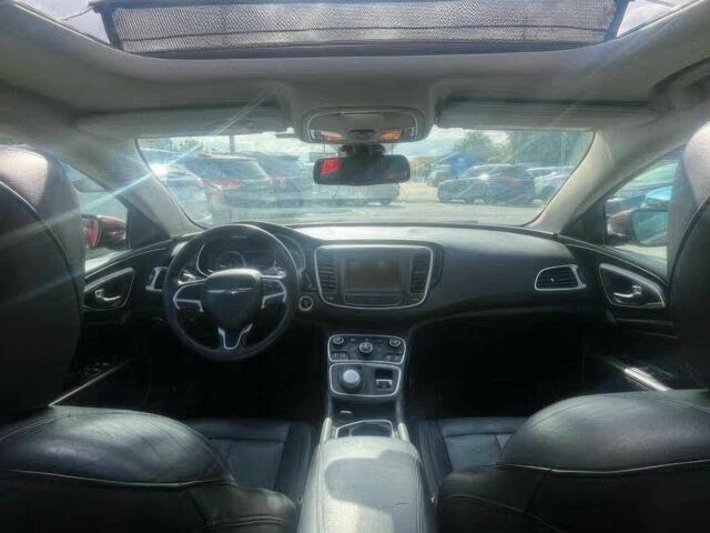 Червоний Крайслер 200, об'ємом двигуна 3.6 л та пробігом 78 тис. км за 7000 $, фото 8 на Automoto.ua