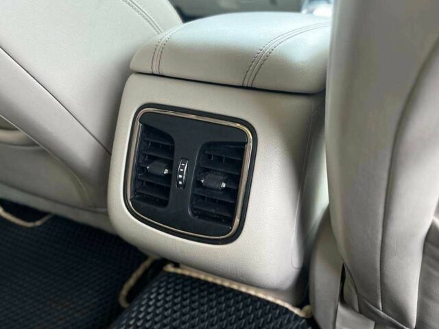 Красный Крайслер 200, объемом двигателя 3.6 л и пробегом 208 тыс. км за 13200 $, фото 20 на Automoto.ua