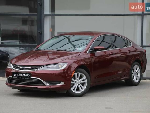 Красный Крайслер 200, объемом двигателя 2.36 л и пробегом 150 тыс. км за 9000 $, фото 2 на Automoto.ua