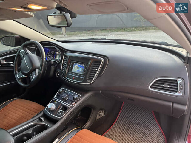 Червоний Крайслер 200, об'ємом двигуна 2.36 л та пробігом 185 тис. км за 10950 $, фото 52 на Automoto.ua