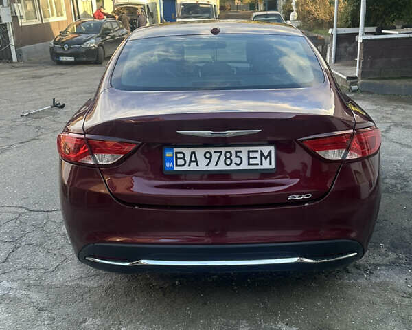 Красный Крайслер 200, объемом двигателя 2.36 л и пробегом 240 тыс. км за 8800 $, фото 3 на Automoto.ua