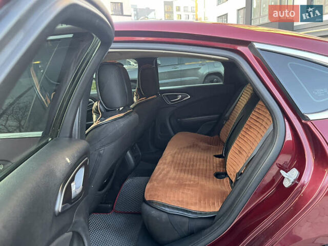 Червоний Крайслер 200, об'ємом двигуна 2.36 л та пробігом 185 тис. км за 10950 $, фото 61 на Automoto.ua