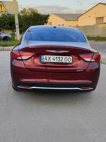 Красный Крайслер 200, объемом двигателя 2.36 л и пробегом 150 тыс. км за 8900 $, фото 4 на Automoto.ua